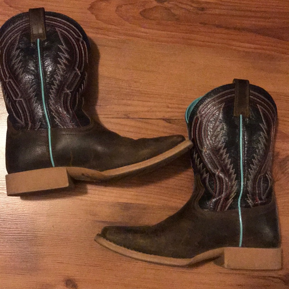 Big Boy Ariat Boots Size 4.5